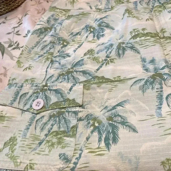 🌴 Adorable L.L. Bean skirt 🌴
BIN #5 - Picture 3 of 3